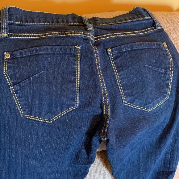 JamesJeans skinny leg, dark wash sz26 stretchy lightweight jeans in good conditn - Picture 5 of 9